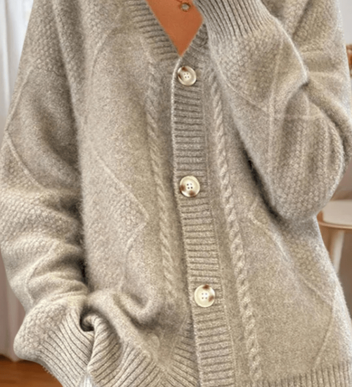 Klára | Strickjacke mit feiner Textur