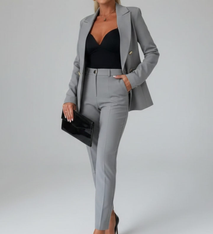 Charlotte | Damenanzug-Set mit geknöpftem Blazer und geraden Hosen