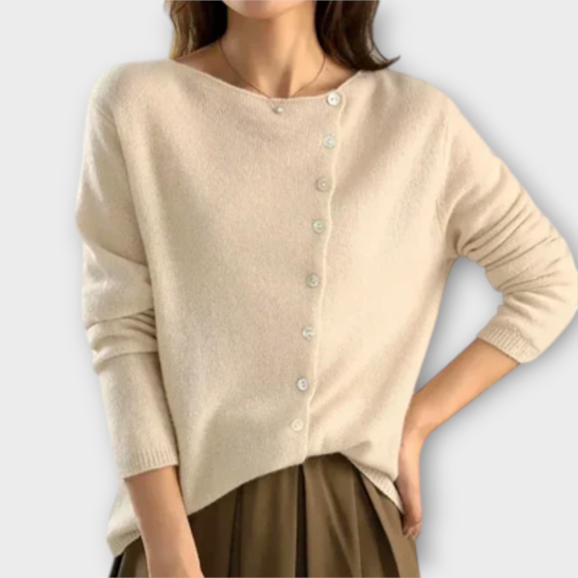 Tereza | Eleganter Pullover mit asymmetrischer Knopfverschlüsse